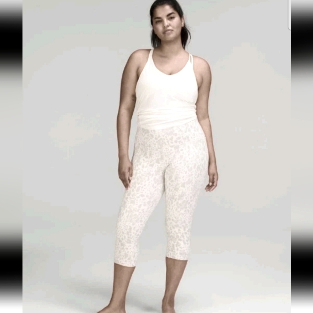 Lululemon Women Align High-Rise Crop 21" Cheetah Camo Antique White Legging 10